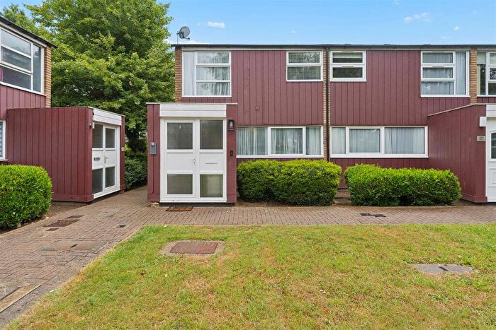 3 Bedroom End Of Terrace House For Sale In Millfield, New Ash Green, DA3