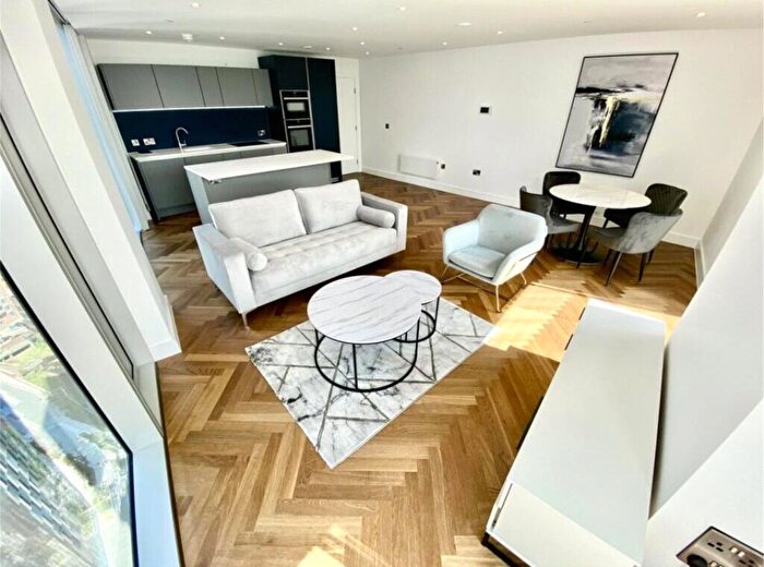 2 Bedroom Apartment To Rent In Marsh Wall, London, E14