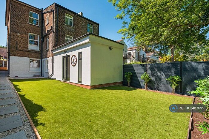 2 Bedroom Flat To Rent In Gipsy Road, London, SE27