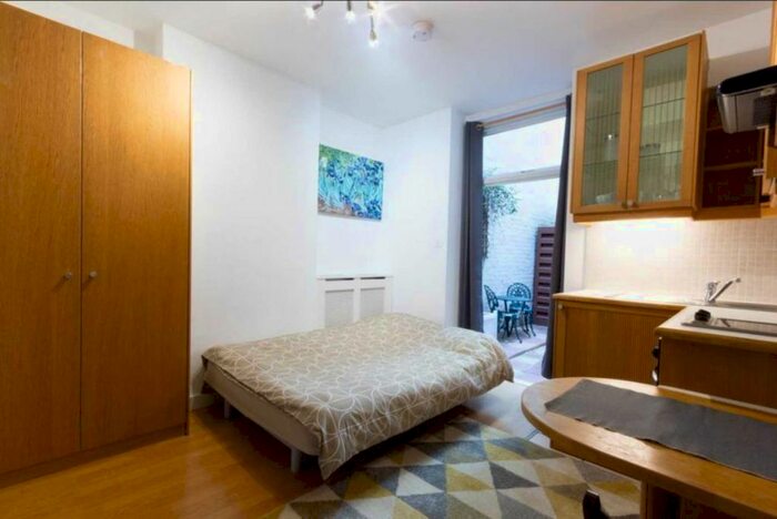 Studio To Rent In Gloucester Street, Pimlico, SW1V