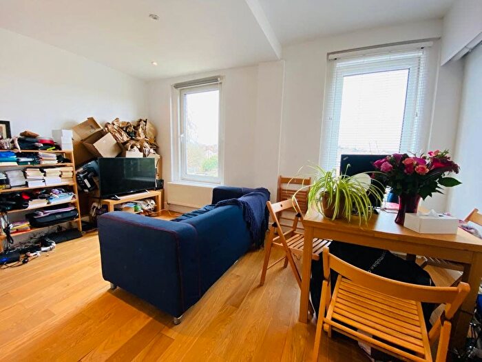 1 Bedroom Flat To Rent In Melville Road, Waltham Forest, E17