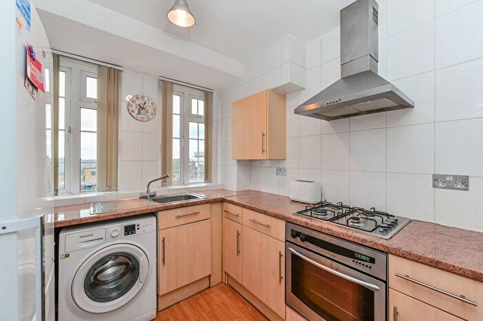 1 Bedroom Flat To Rent In Maritime House, Clapham Old Town, London, SW4