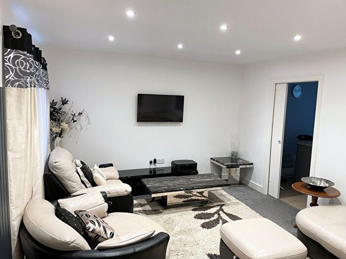 3 Bedroom Semi Detached House To Rent In Potters Drive, Hopton, Great Yarmouth, Norfolk, NR31