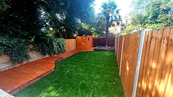 2 Bedroom Flat To Rent In Holmdene Avenue, Herne Hill, SE24