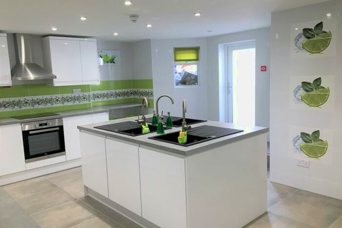 Studio To Rent In Alfred Road, Acton, London, W3