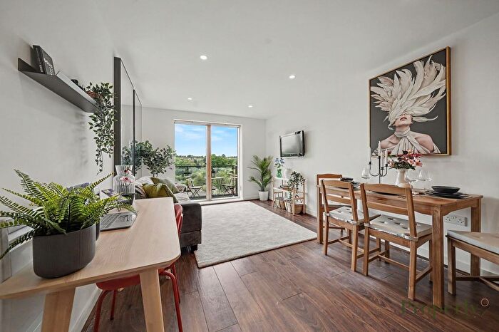 1 Bedroom Flat For Sale In Durnsford Road, Bassett House, SW19