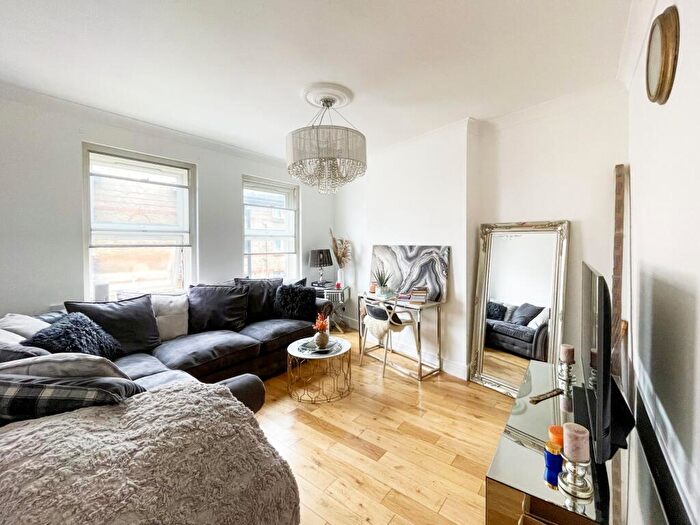 1 Bedroom Flat To Rent In Chamberlayne Mansions, Chamberlayne Road, Kensal Rise, NW10