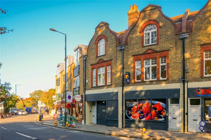 2 Bedroom Flat To Rent In Whitton Road, Middlesex, TW1