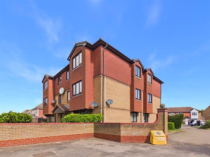 1 Bedroom Flat For Sale In Hunting Gate, Colchester, CO1