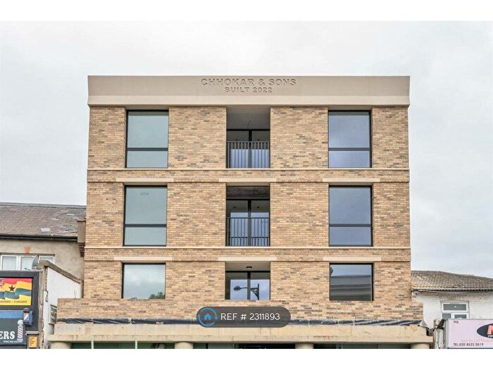 2 Bedroom Flat To Rent In Forest Gate, London, E7