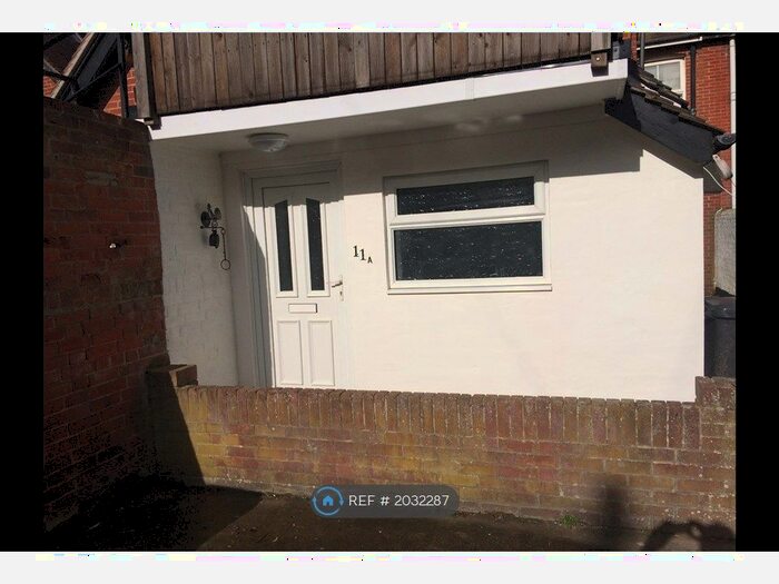 1 Bedroom Flat To Rent In Pier Street, Lee On Solent, PO13