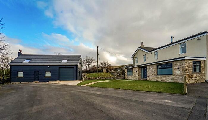 4 Bedroom Farmhouse For Sale In Long Causeway, Cliviger, Burnley, BB10