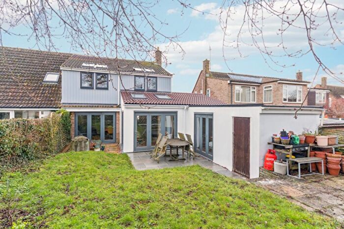 4 Bedroom Semi Detached House For Sale In Grovelands Avenue, Hitchin, SG4