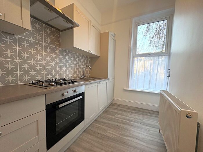 2 Bedroom Flat To Rent In Hartley Road, Exmouth, EX8