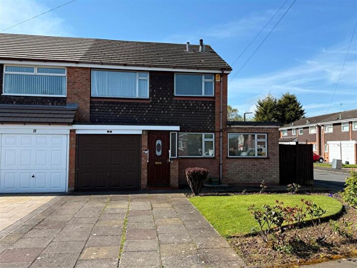 3 Bedroom Semi-Detached House For Sale In Limbrick Close, Shirley, Solihull, B90