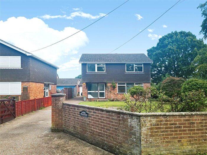 4 Bedroom Detached House To Rent In Cooks Lane, Calmore, Southampton, Hampshire, SO40