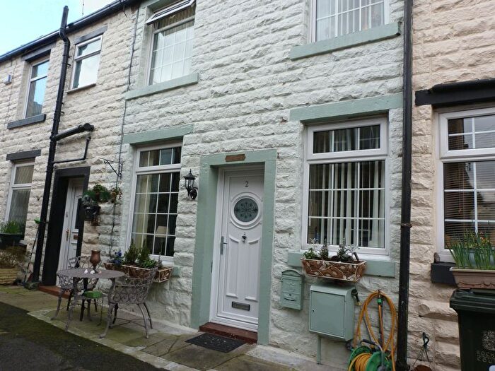 2 Bedroom Cottage To Rent In Stott Street, Milnrow, Rochdale, OL16