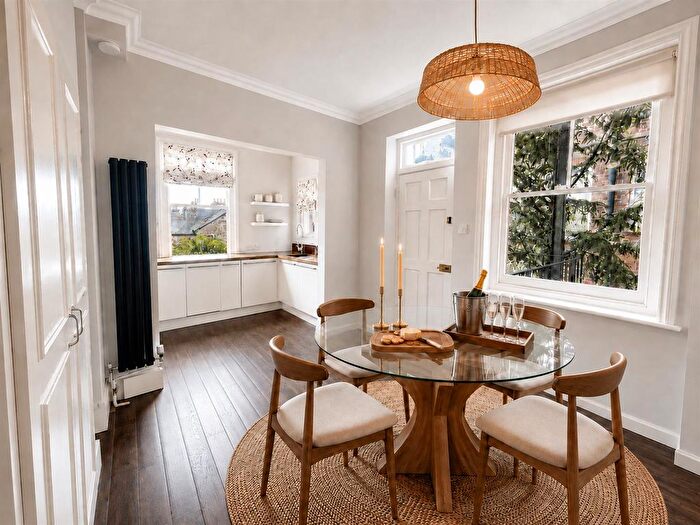 2 Bedroom Flat For Sale In High Street, Egham, TW20