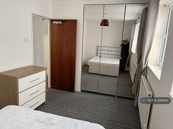 1 Bedroom Flat To Rent In Queens Promenade, Blackpool, FY2