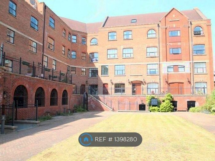 2 Bedroom Flat To Rent In Whitefriars Wharf, Tonbridge, TN9