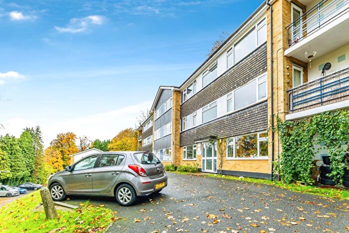 2 Bedroom Flat For Sale In Beechwood Road, Caterham, Surrey, CR3