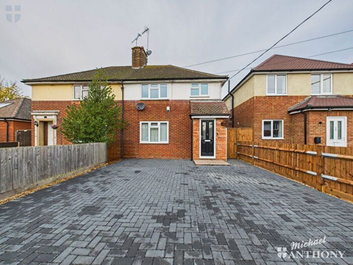 3 Bedroom Semi Detached House For Sale In Bittenham Close, Stone, HP17