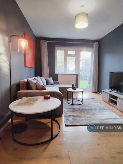 1 Bedroom Flat To Rent In Harfleur Court, London, SE11