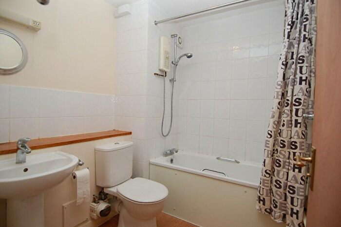 1 Bedroom Flat For Sale In Weymouth Court, Walcot, Bath, BA1