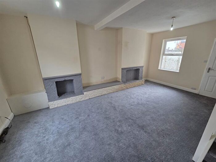 3 Bedroom Terraced House To Rent In Alma Place, Gloucester, GL1