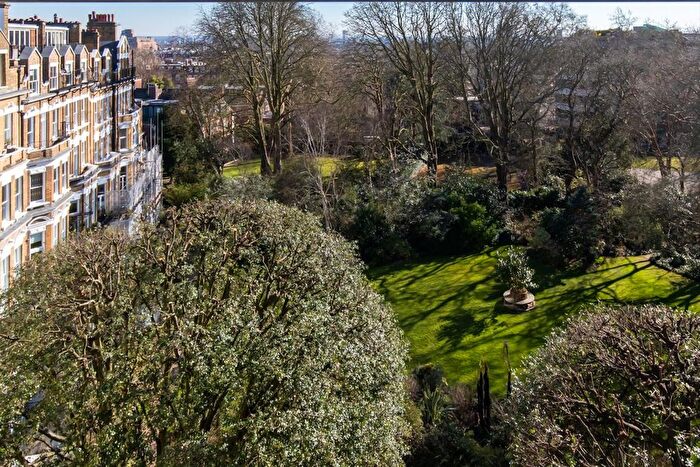 3 Bedroom Flat For Sale In Airlie Gardens, Kensington, W8