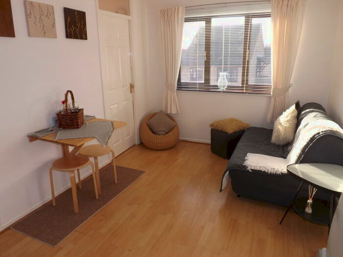 1 Bedroom Apartment To Rent In Harlington, LU5