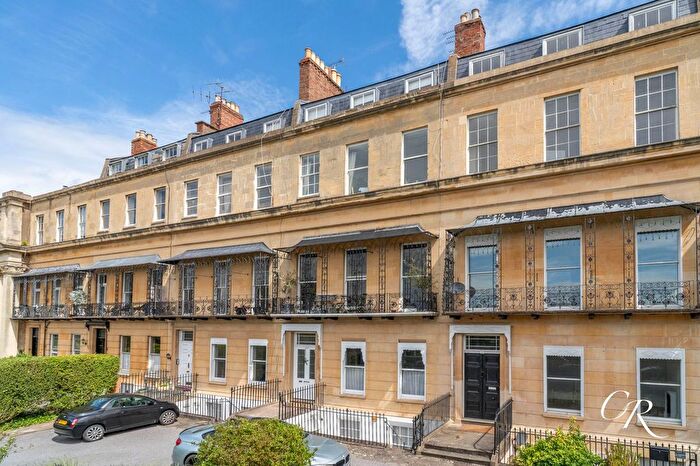 2 Bedroom Flat For Sale In Suffolk Square, Cheltenham, GL50