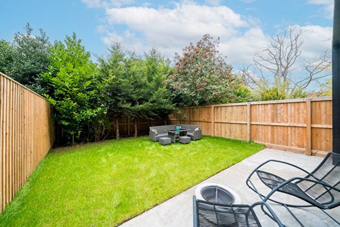 1 Bedroom Flat For Sale In Knightswood Mansion, Berkhamsted, HP4