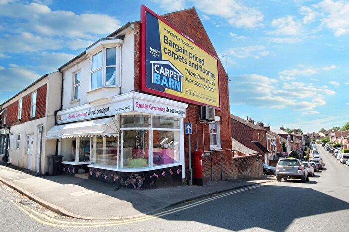 4 Bedroom Semi-Detached House For Sale In Park Street, Salisbury, SP1