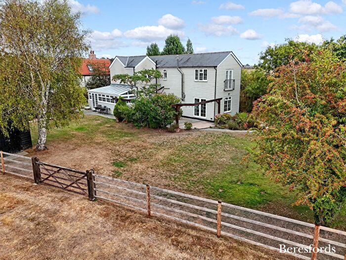 4 Bedroom Detached House For Sale In Wood Lane, Heybridge, CM9