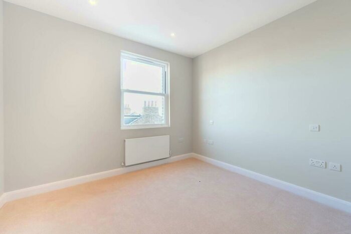 2 Bedroom Flat To Rent In Chamberlayne Road, Kensal Rise, London, NW10