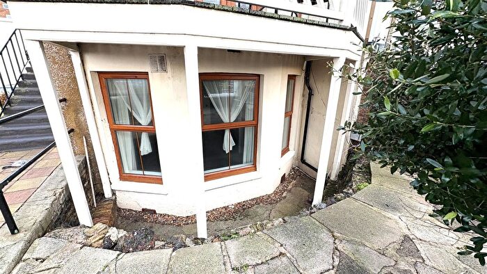 1 Bedroom Flat For Sale In Minnis Road, Birchington, CT7