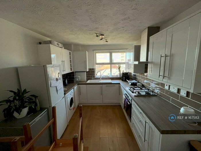 2 Bedroom Flat To Rent In Scarbrook Road, Croydon, CR0