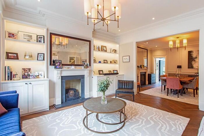 6 Bedroom Property To Rent In Landford Road, SW15
