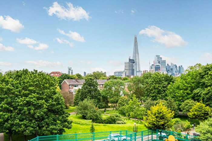 3 Bedroom Maisonette To Rent In Beckway Street, Elephant And Castle, London, SE17