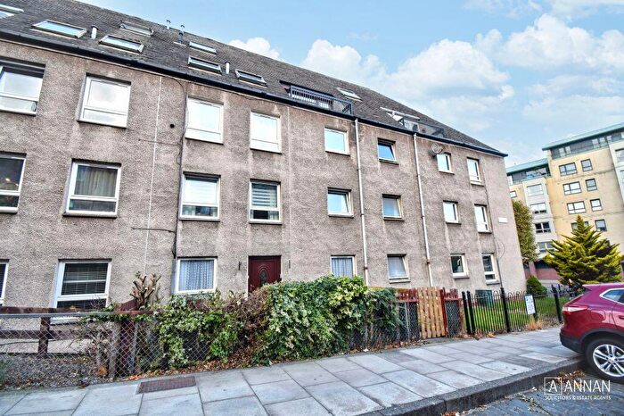 2 Bedroom Flat For Sale In / Hamburgh Place, Newhaven, EH6
