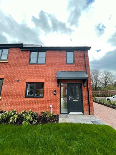 3 Bedroom Semi-Detached House For Sale In The Woodlands, Oldbury, West Midlands, B68