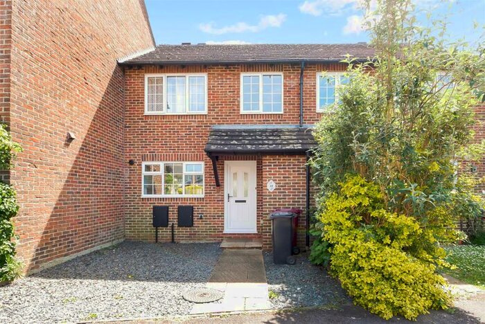 2 Bedroom House To Rent In Tamar Way, Tangmere, PO20