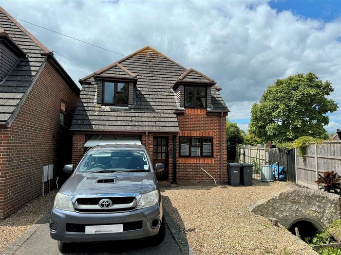 3 Bedroom Detached House To Rent In Havant Road, Hayling Island, PO11