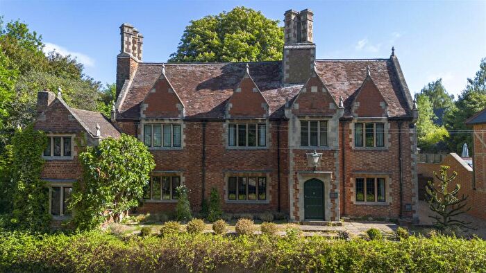 4 Bedroom Detached House For Sale In Watling Street, Little Brickhill, Milton Keynes, MK17