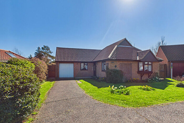 3 Bedroom Bungalow For Sale In Hudson Way, Barrow, Bury St. Edmunds, Suffolk, IP29
