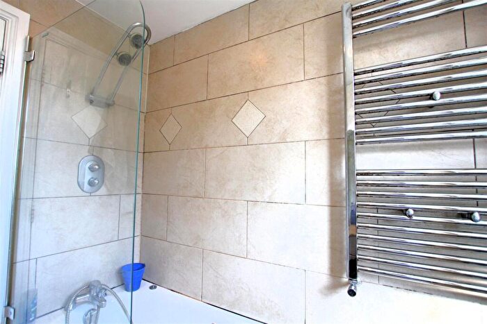 2 Bedroom Duplex For Sale In London Road, Mitcham, CR4