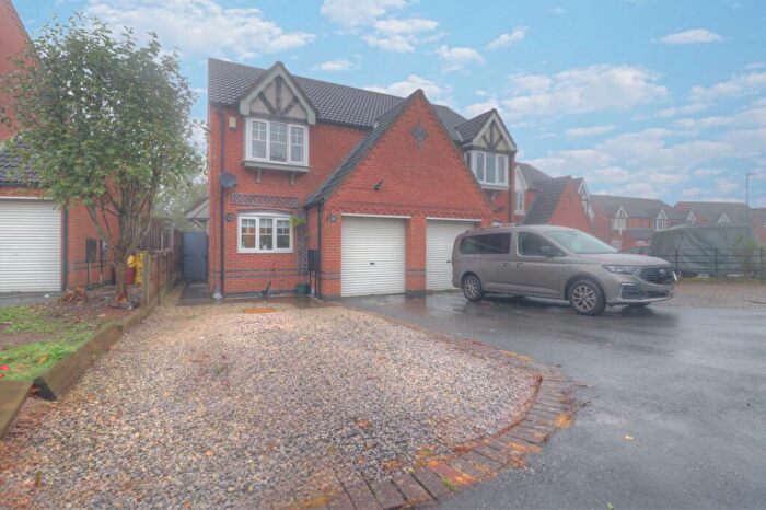 3 Bedroom Semi-Detached House For Sale In Grange View, Coalville, LE67
