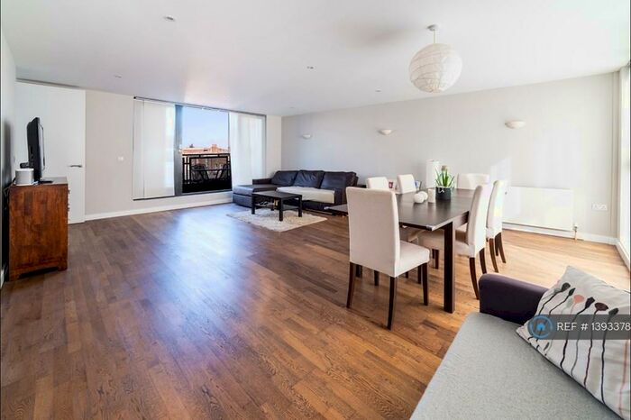 3 Bedroom Flat To Rent In Regent Street, London, NW10