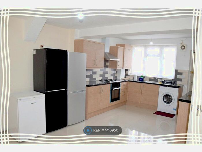 4 Bedroom Terraced House To Rent In Barking Road, Plaistow, E13